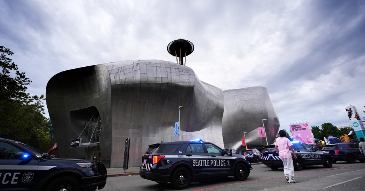 2 dead, 5 injured in shooting at Seattle food festival