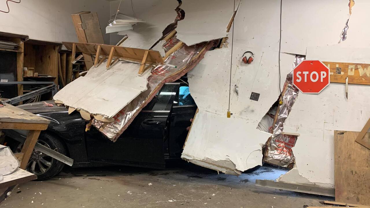 Car drives into building on Military Road in Town of Niagara