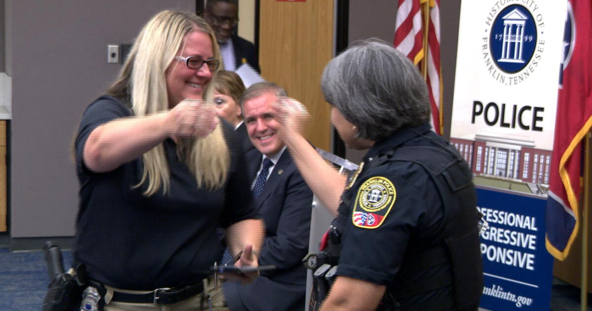 This officer reunites lost pets with their owners. Now she's She's retiring - Vimarsana News