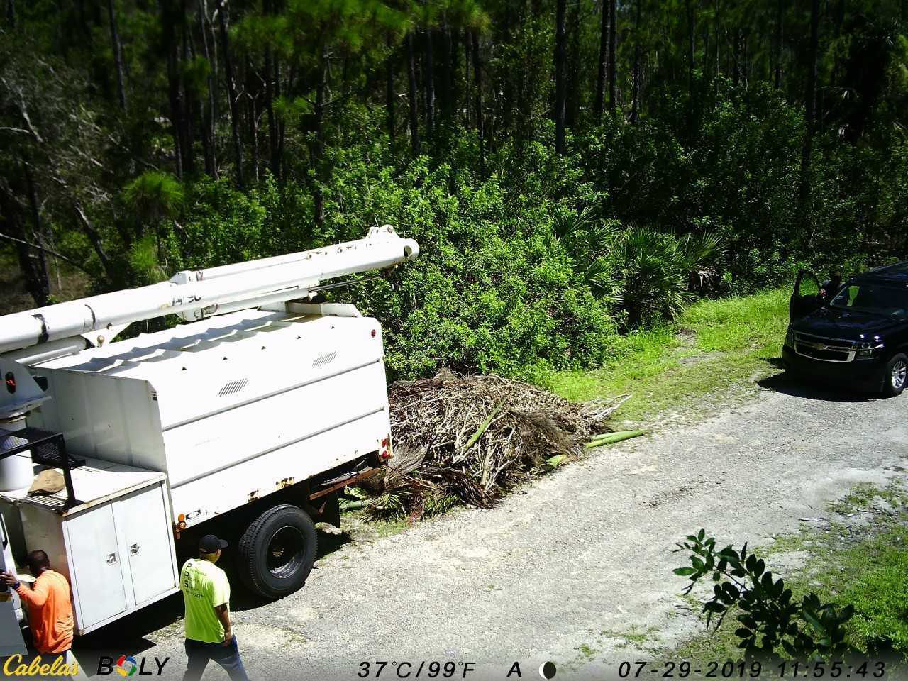 Illegal dumping Lehigh Acres 2.jpg
