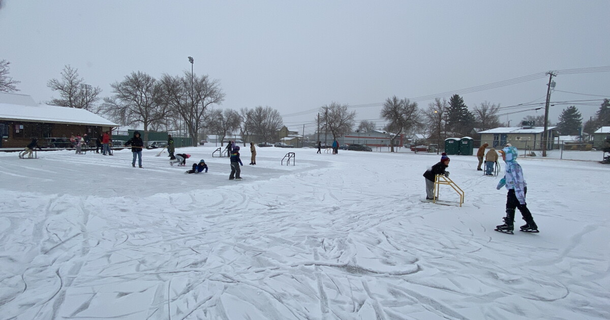 Memorial Park Ice Rink open for skating