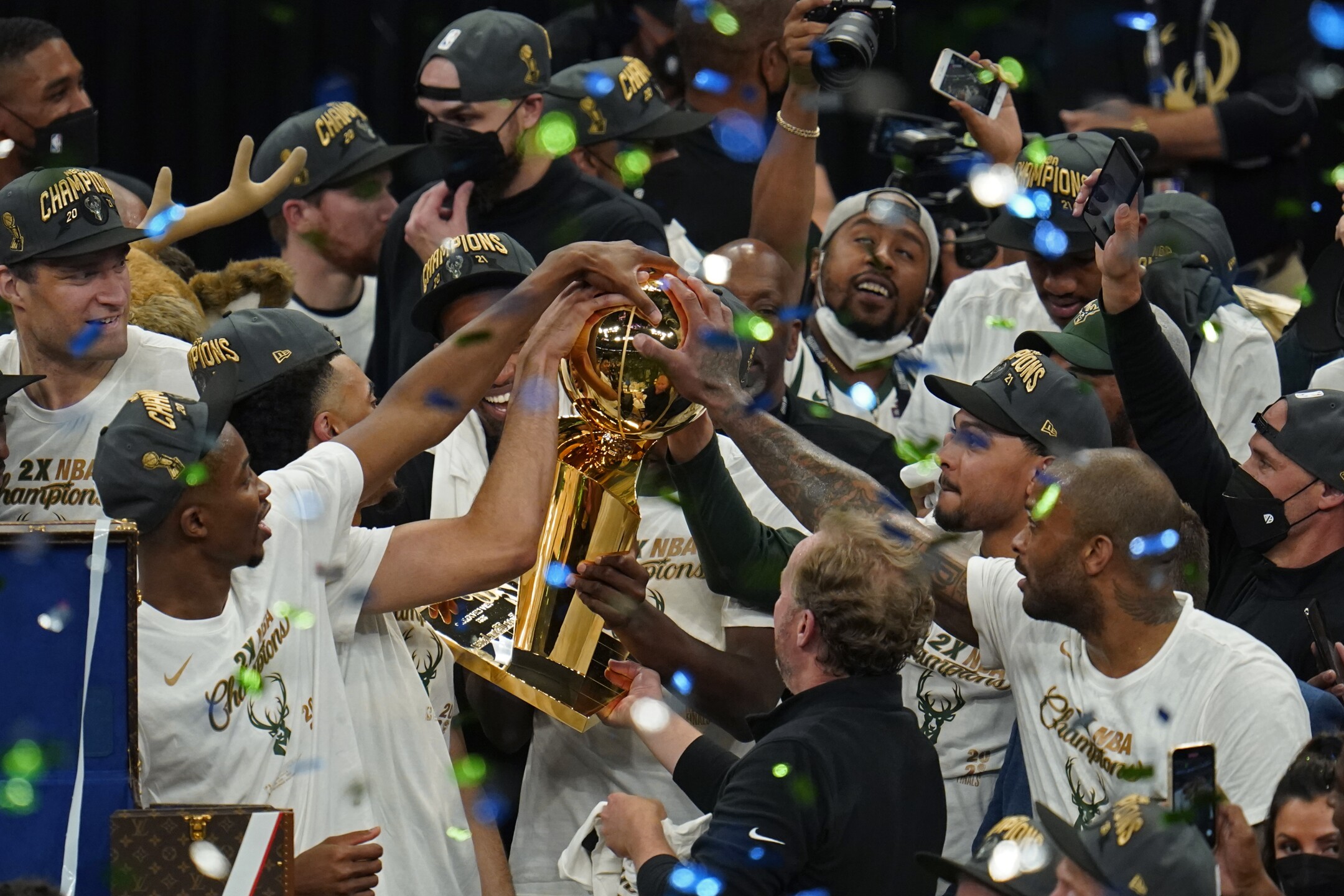 10 of the best photos from the moment the Bucks won the NBA