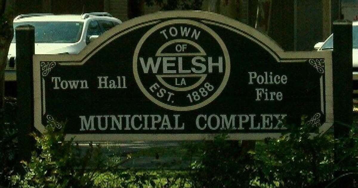 Town of Welsh begins turning power back on