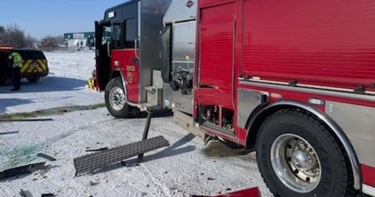 1 officer hurt as 2 KDPS vehicles are hit on I-94 - Vimarsana News