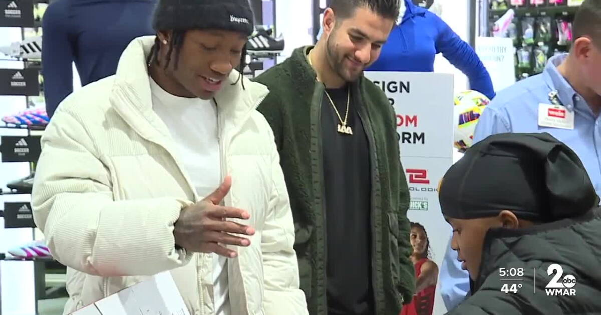 Truezay Ravens' WR Zay Flowers treats Baltimore students to shopping spree