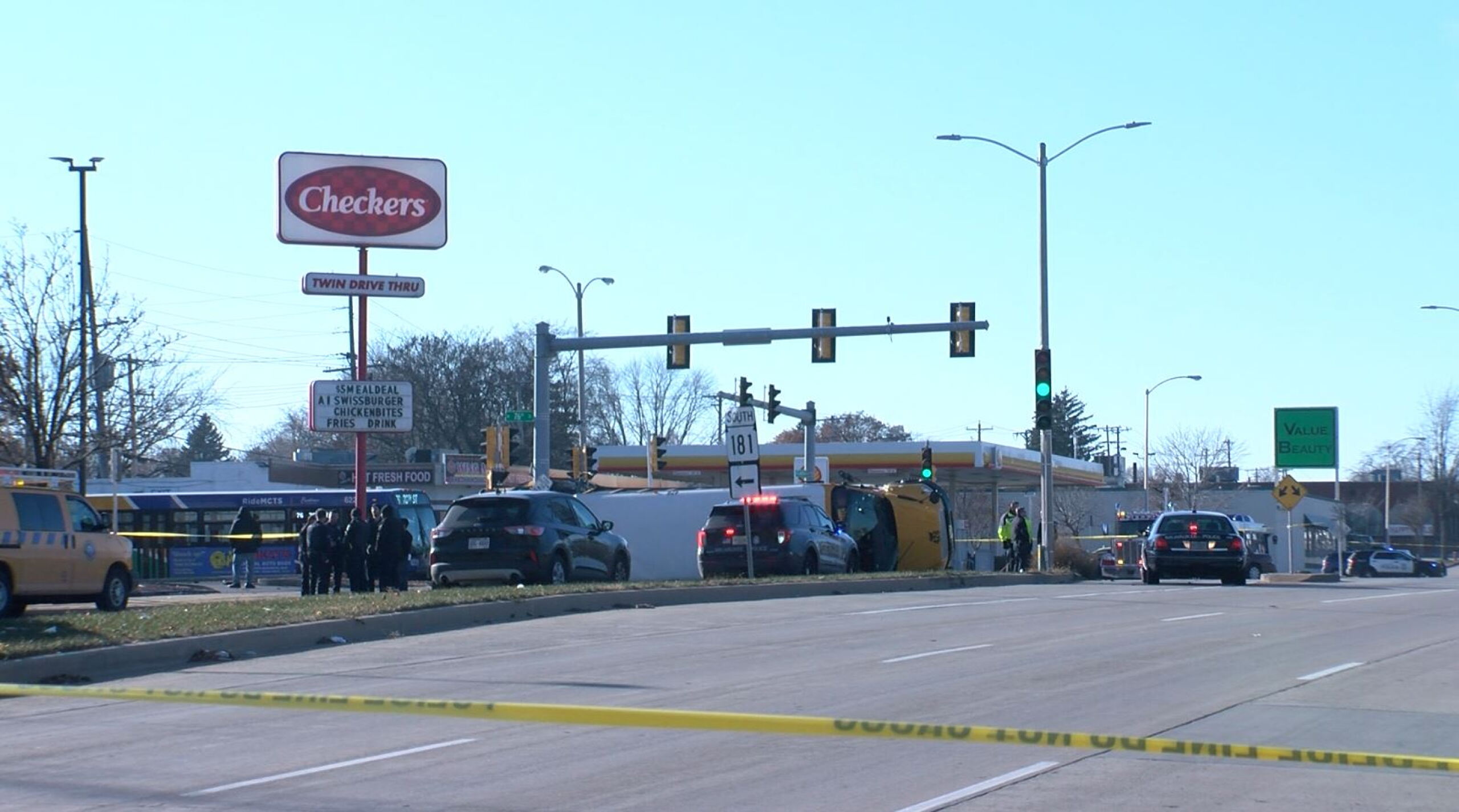 Driver wanted for Chicago homicide crashes into school bus during MPD chase