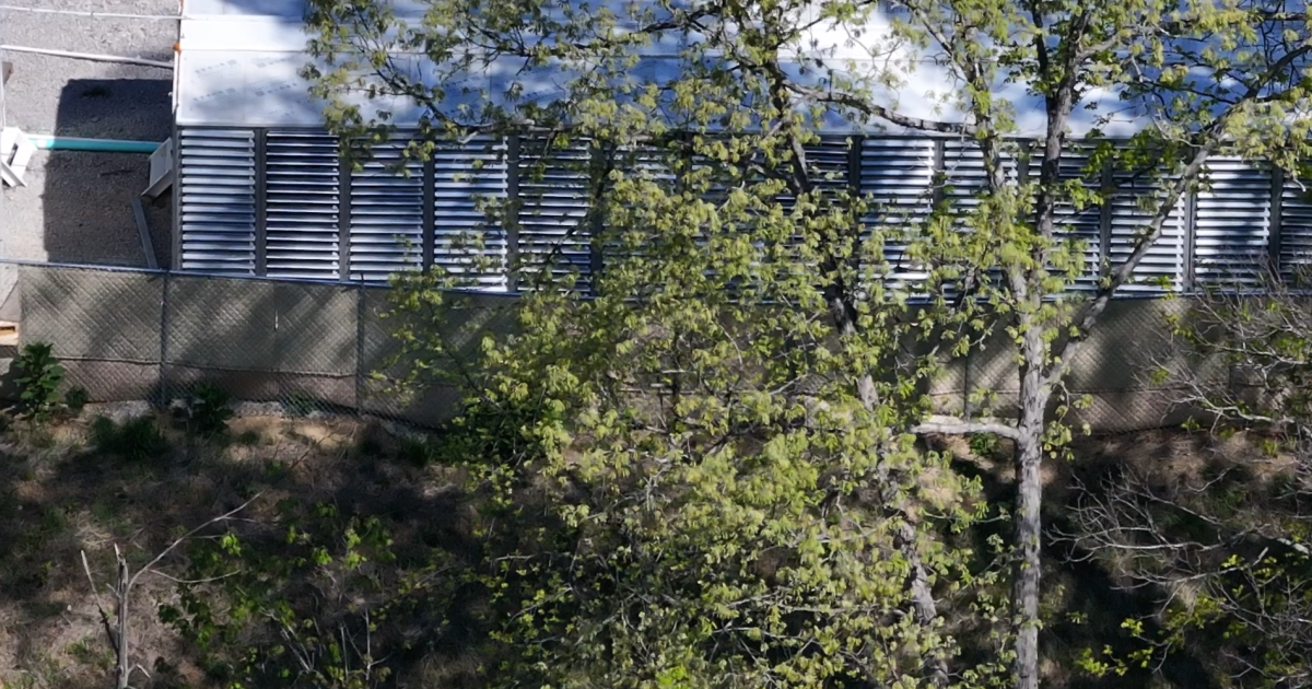 After promise of barrier wall for noise, crypto mine puts up sound blankets - Vimarsana News