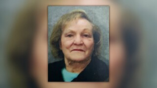 Carolyn Holland.jpg