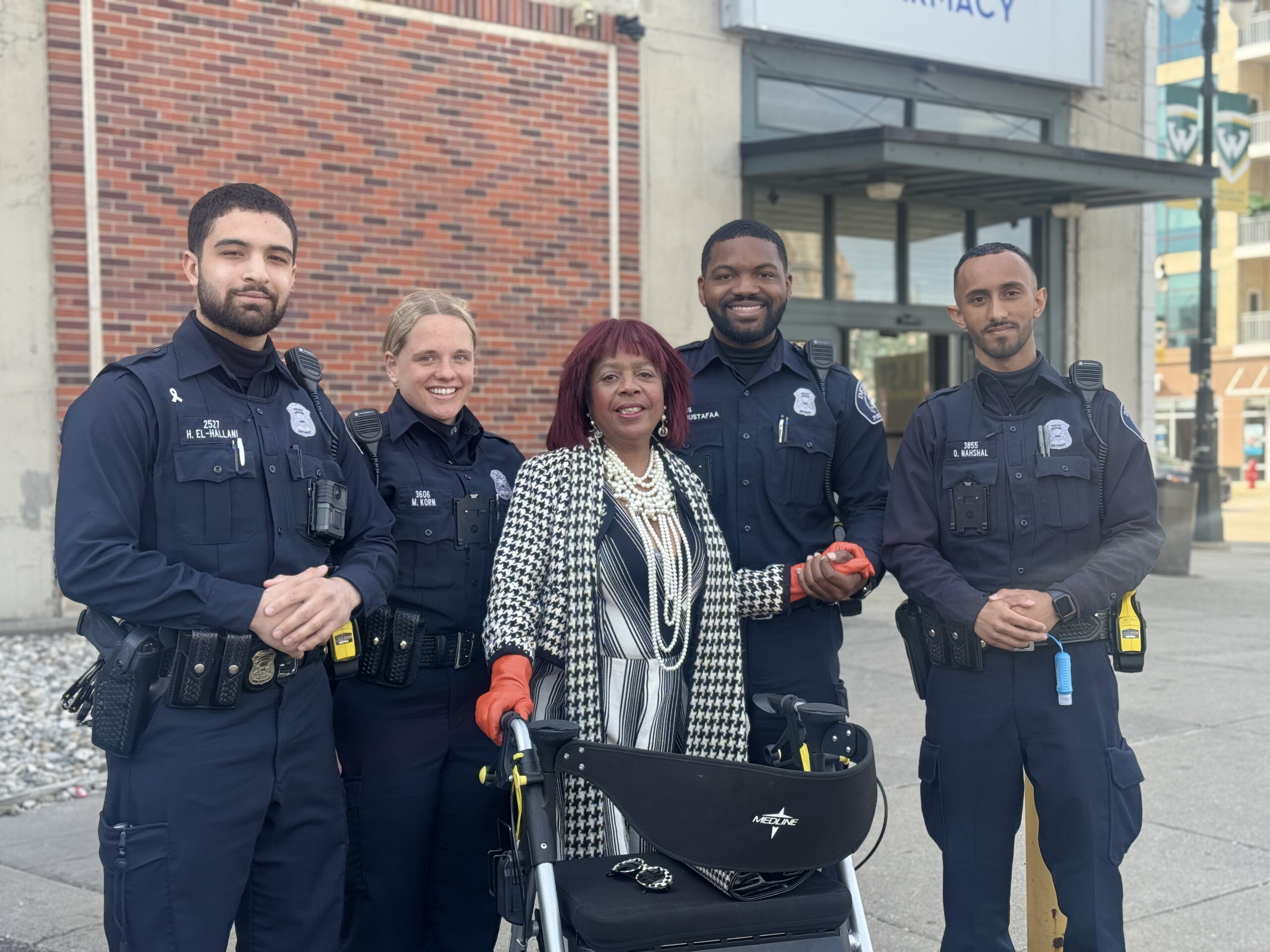 Senior citizen thanks Detroit police officers who saved her from injury