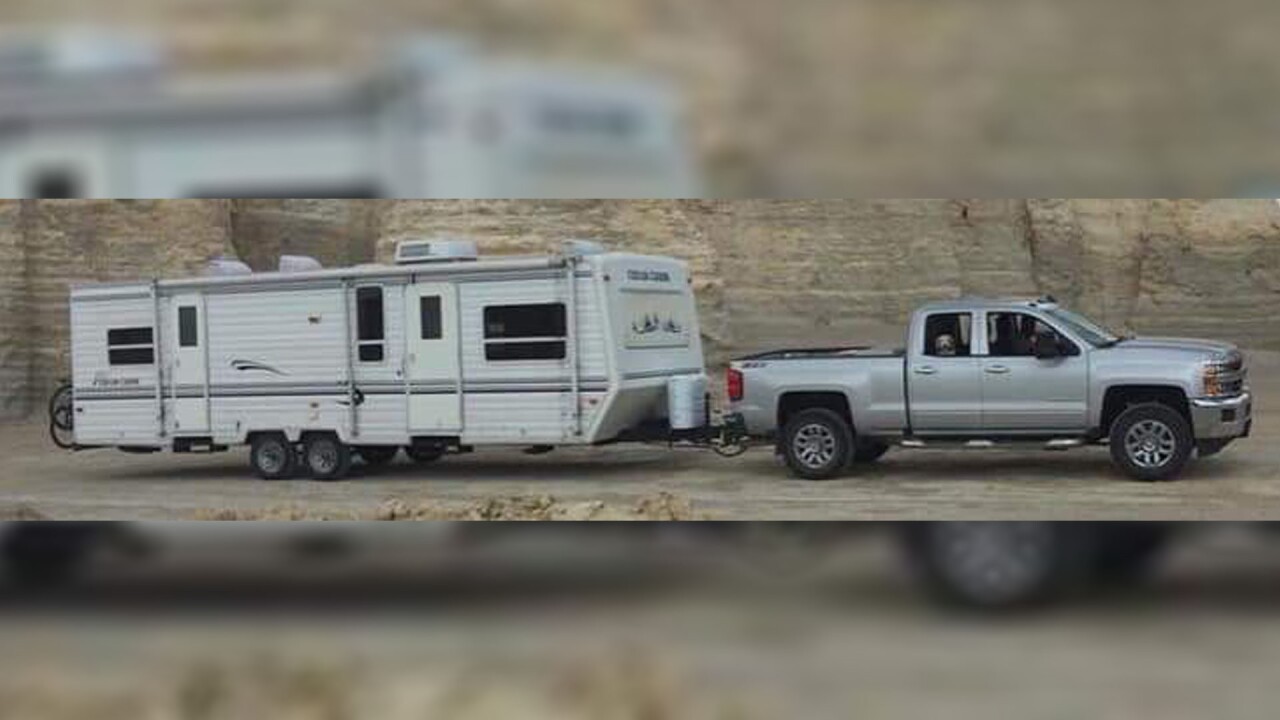 COUPLE'S TRAILER AND TRUCK.jpg