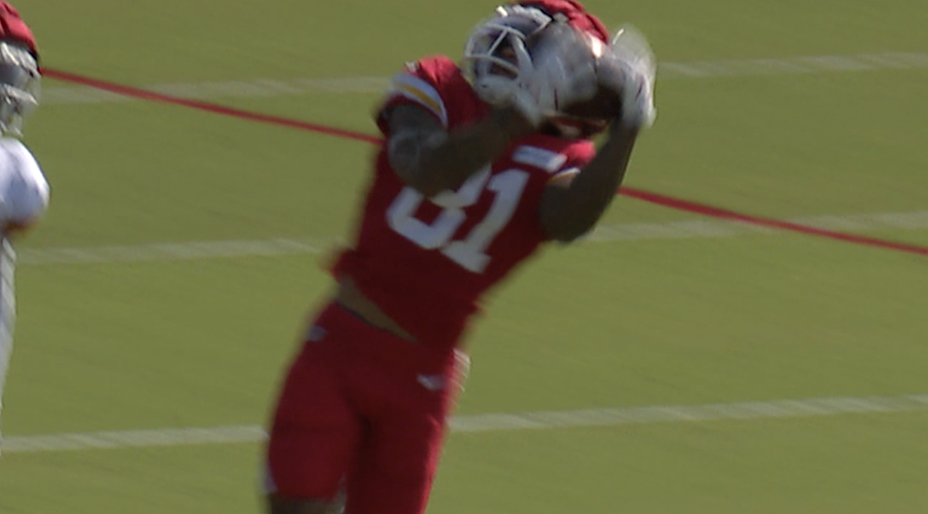 Nikko Remigio over the shoulder catch