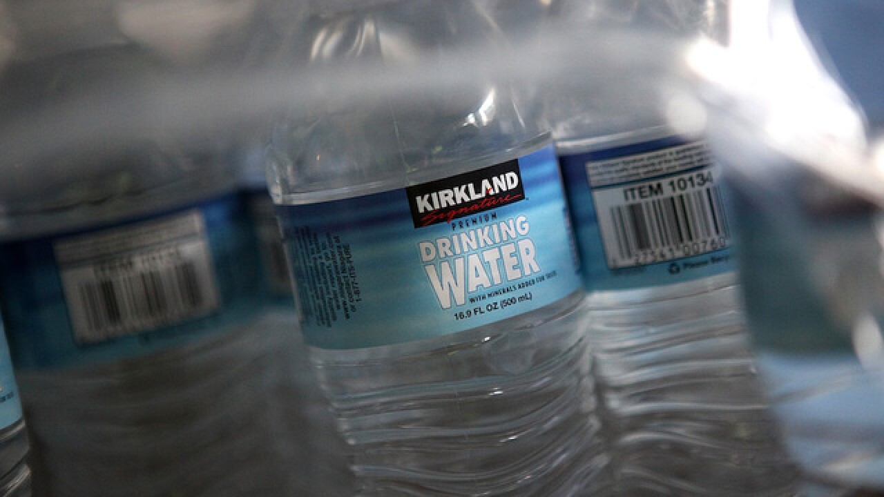 New year resolution: Lose 15 pounds drinking water, dietitian says