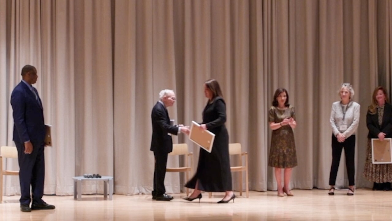 AWARD .jpg