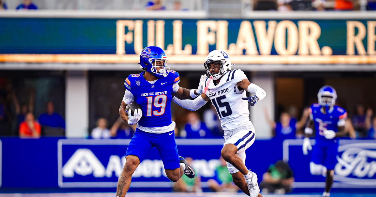 Boise State football opens Pac-12 play with 37-18 win over Utah State