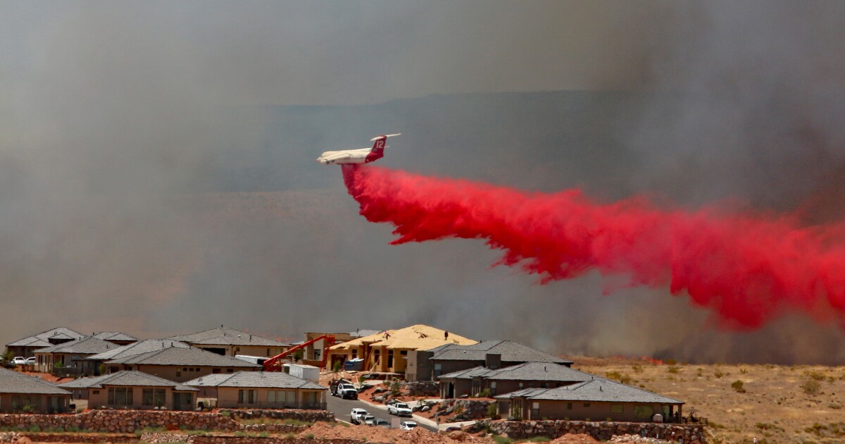 'Turkey Farm Road Fire' threatens structures in southern Utah; Started