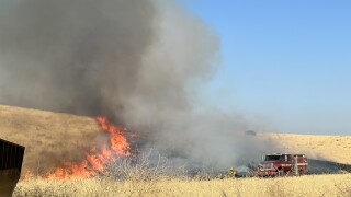 Plains Fire burns in California Valley
