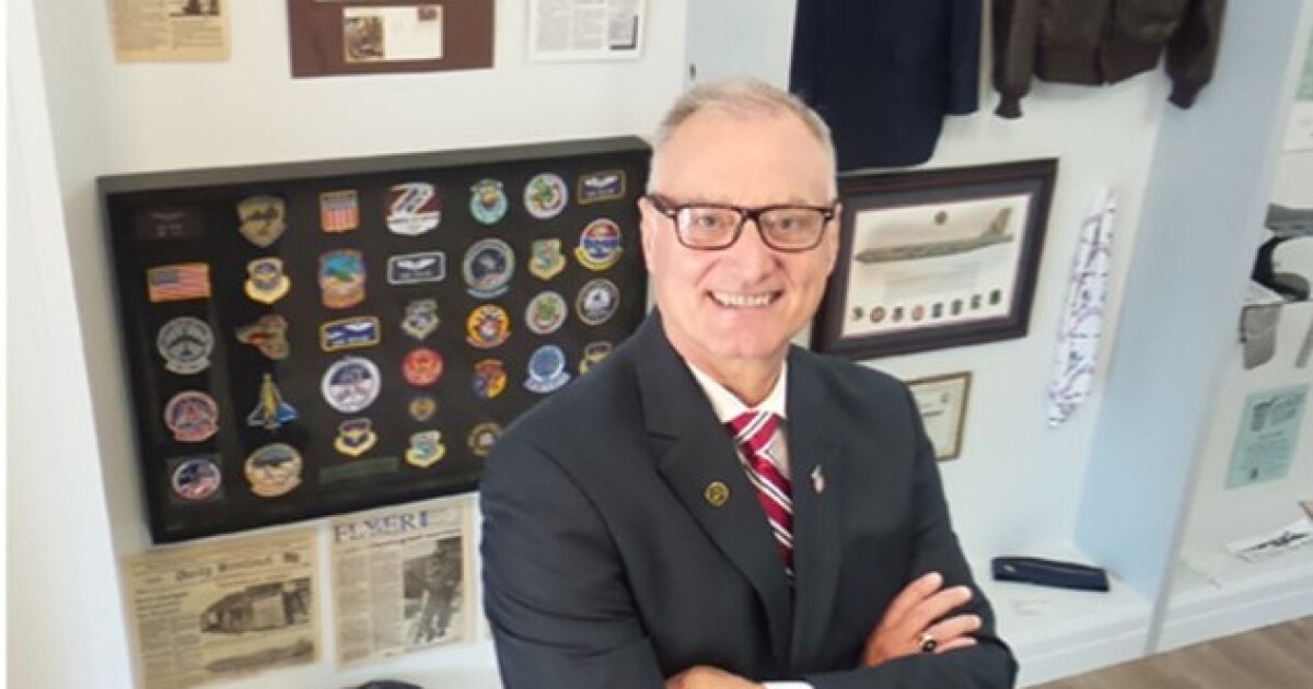 Local business owner writes book to help veterans struggling with mental health - Vimarsana News