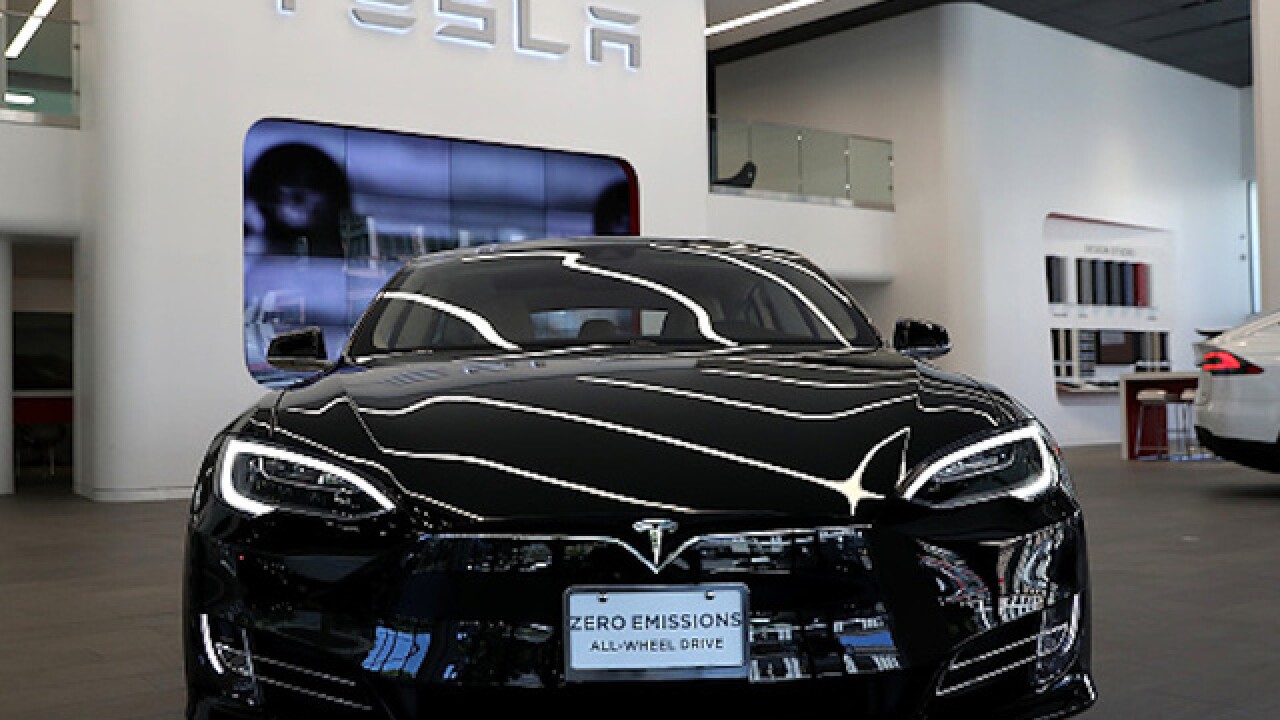 NTSB investigating emergency response to Tesla crash