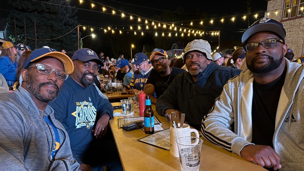 Former County Stadium porters reunite to watch Brewers in World Series