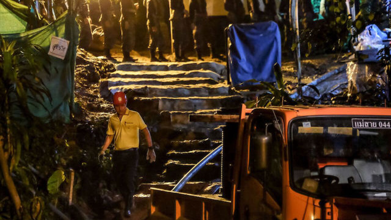 Thailand cave oxygen levels drop, rescuers face race against time