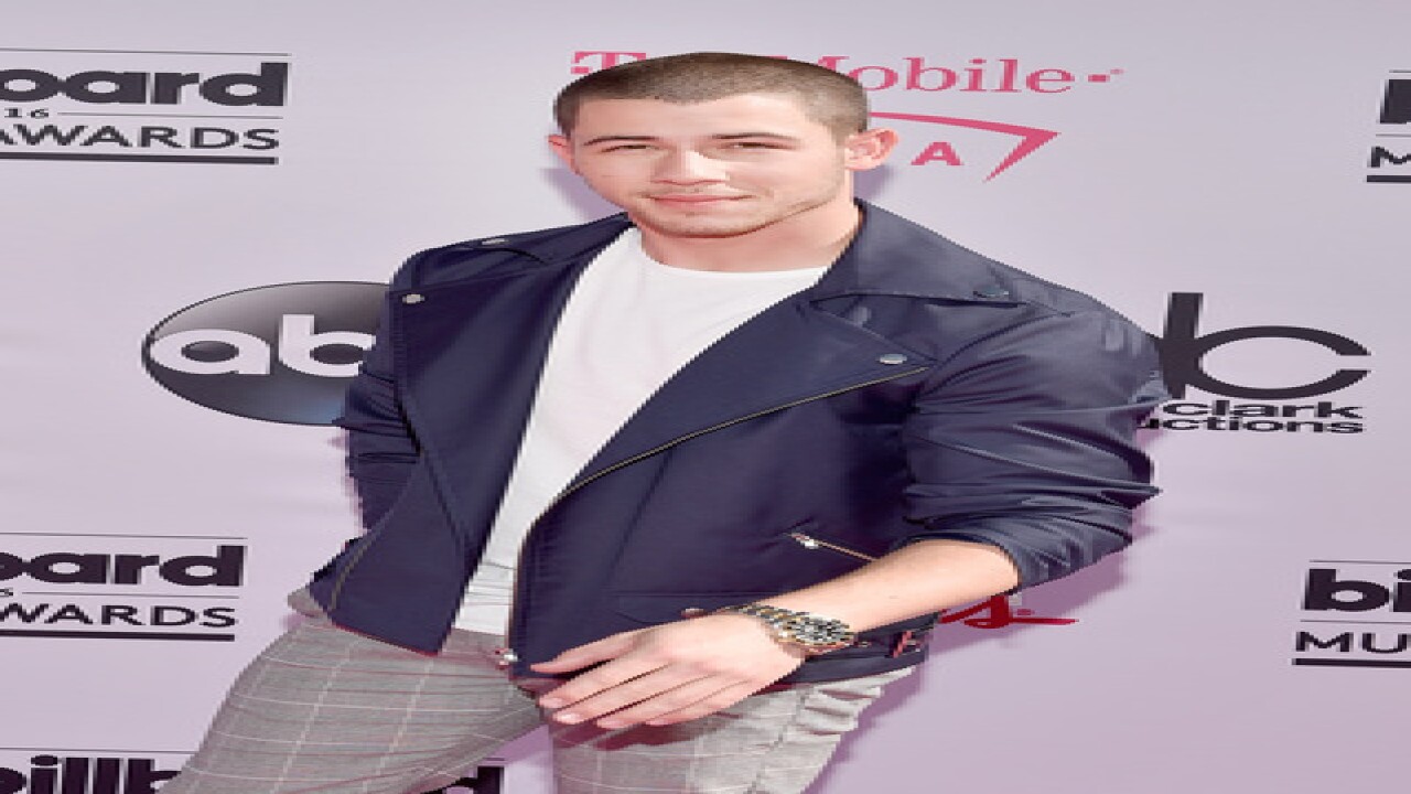 See best, worst looks from BBMA magenta carpet