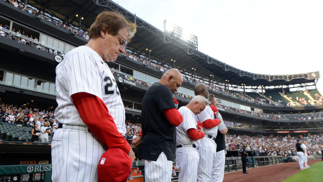 White Sox, MLB decide to play game after Highland Park parade shooting