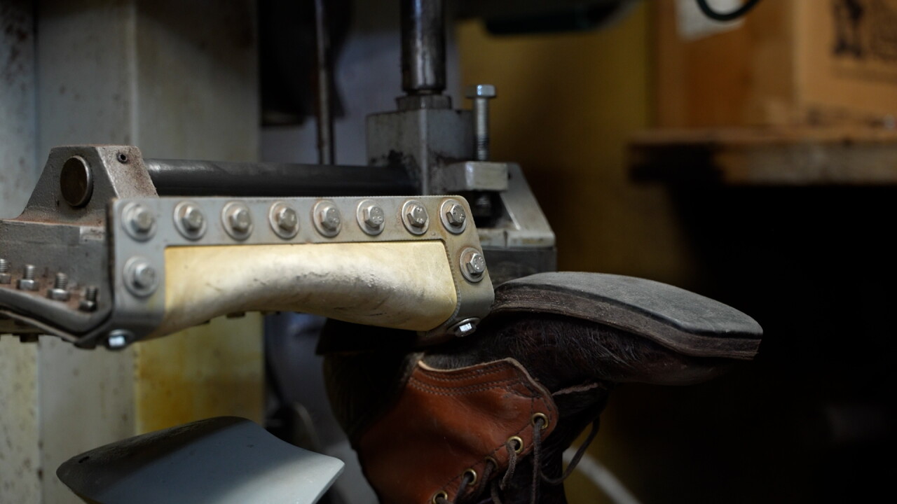 Boot press