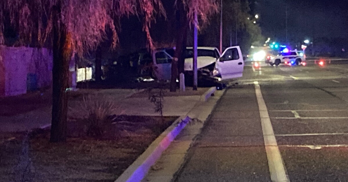 Two men in critical condition after crash in north Phoenix Friday