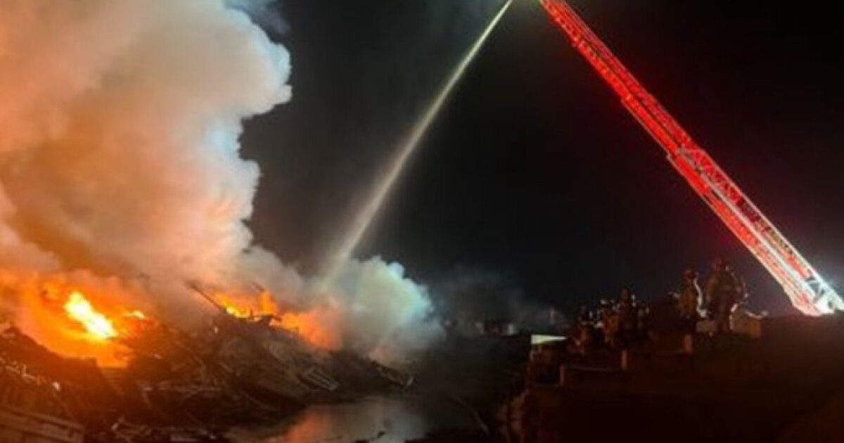 Firefighters battle New Year's Day nursery mulch fire - Vimarsana News