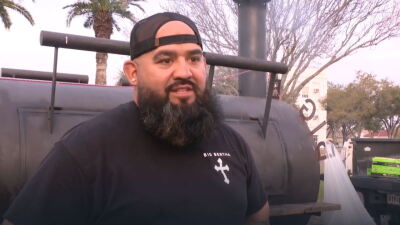 Pete Treviño organizing fundraiser for Sinton family