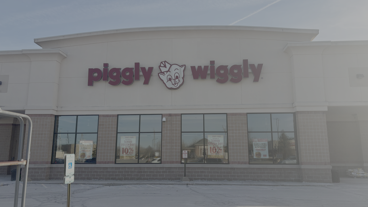 PIGGLY WIGGLY.png
