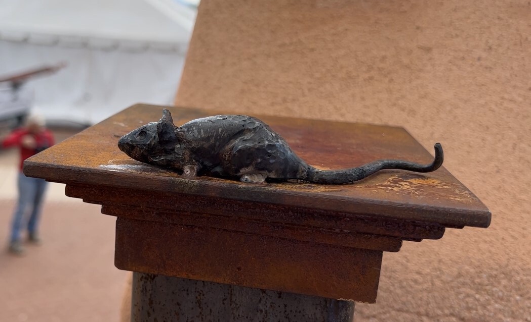 Mouse on top of the new San Xavier gate