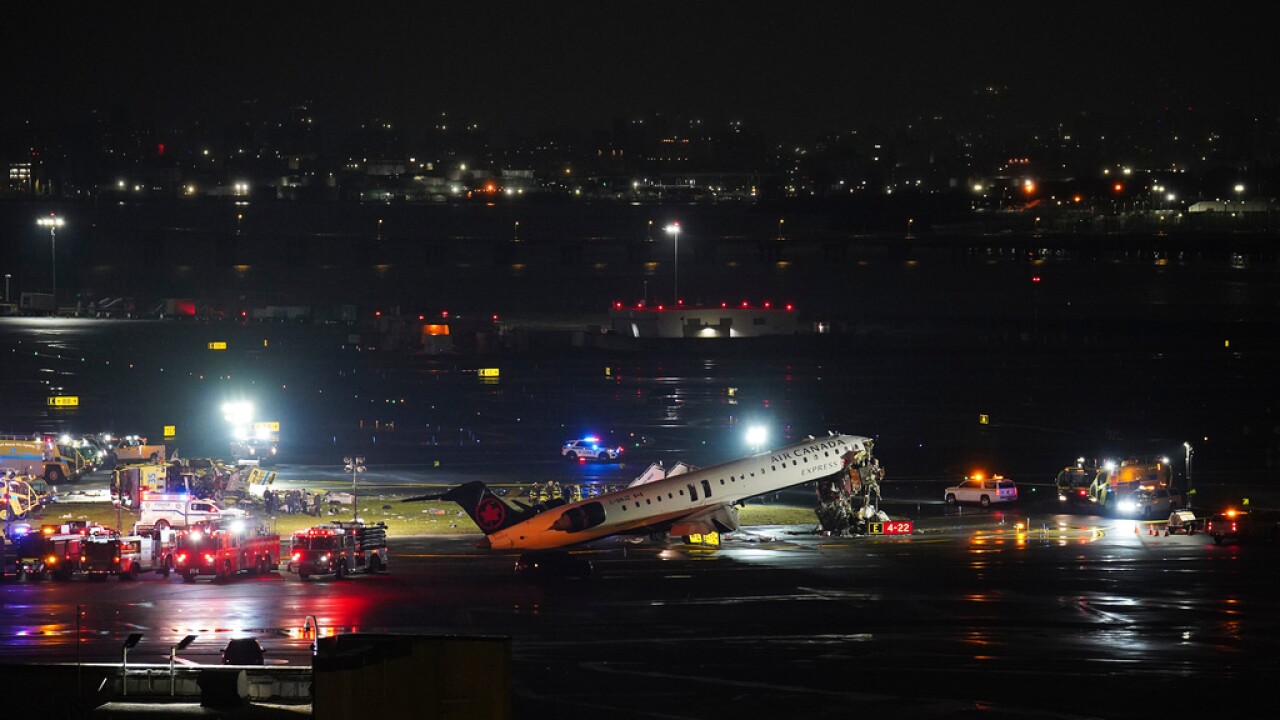 APTOPIX LaGuardia Crash