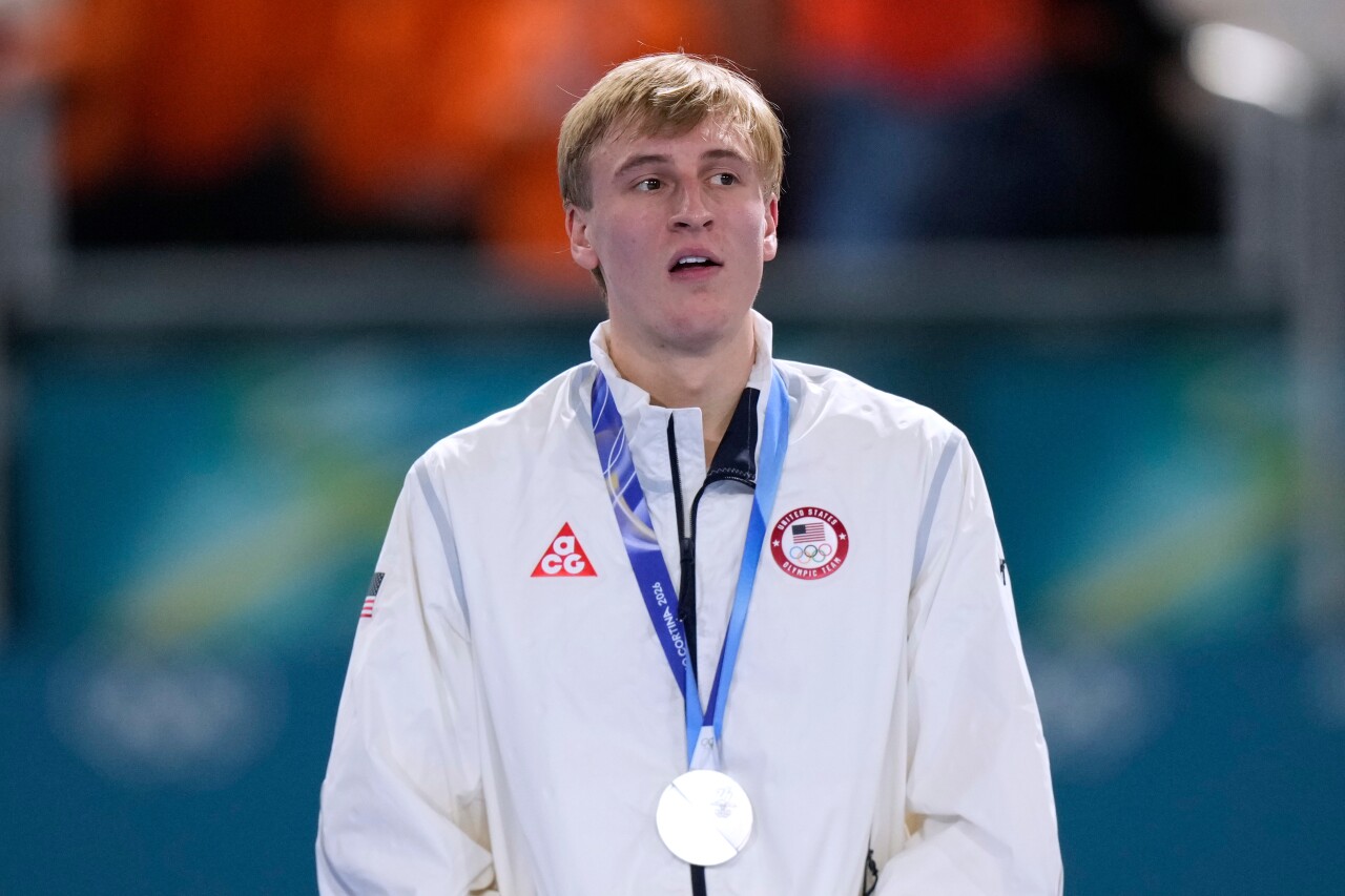 Washington County kids cheer on Olympic speed skater Jordan Stolz despite silver finish