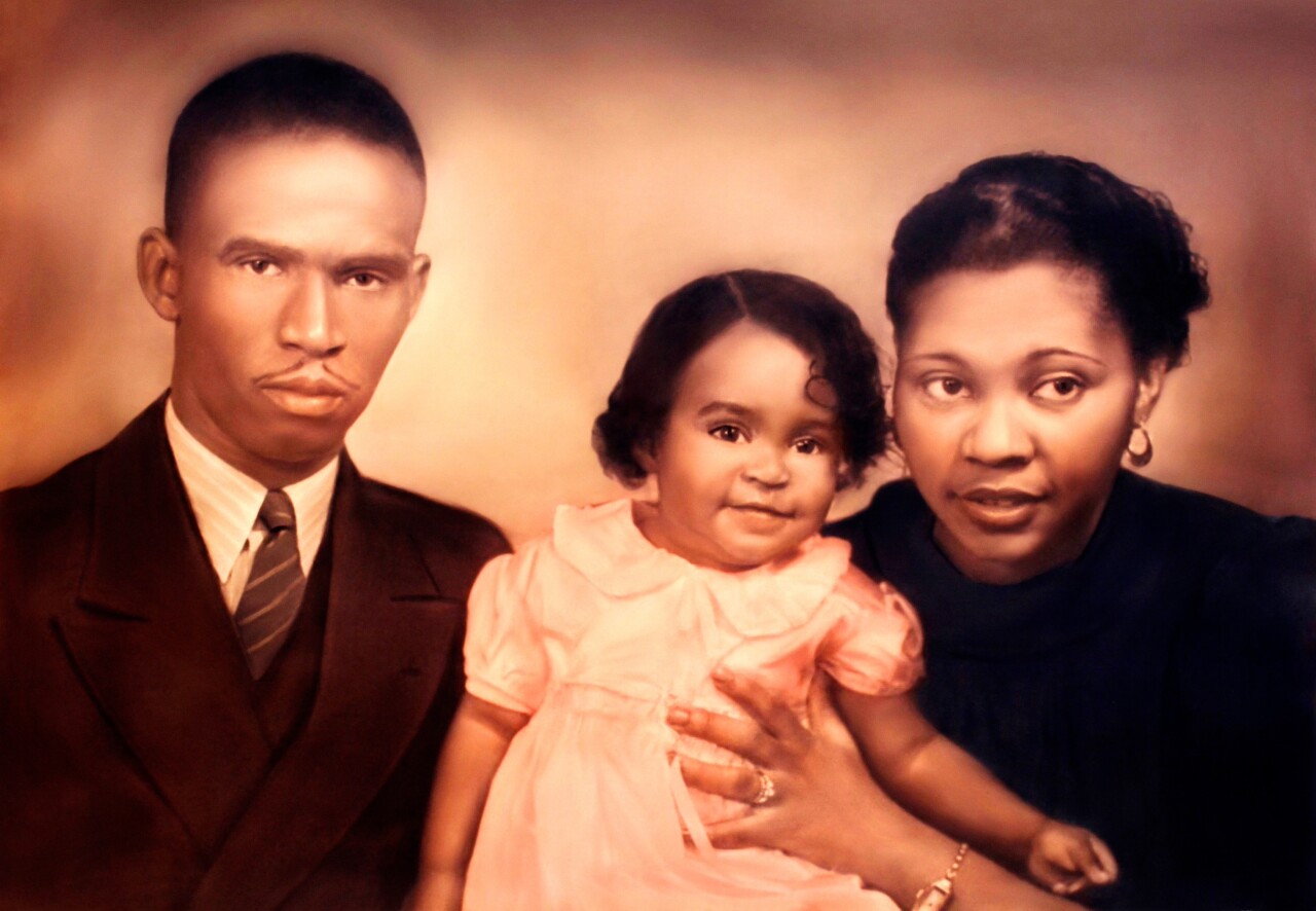 Karen Daniel grandparents mother Claude Peanuts Cummins