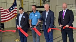 VACOM Ribbon-Cutting
