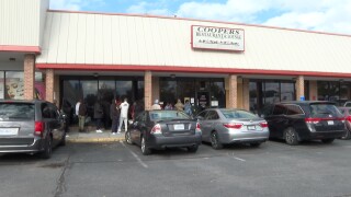 Cooper’s Restaurant feeds hundreds for free in Portsmouth