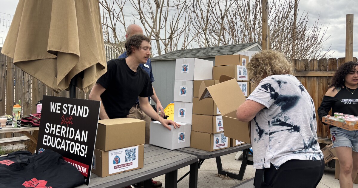 Sheridan teachers pack meals for students as they prepare to go on strike over contracts