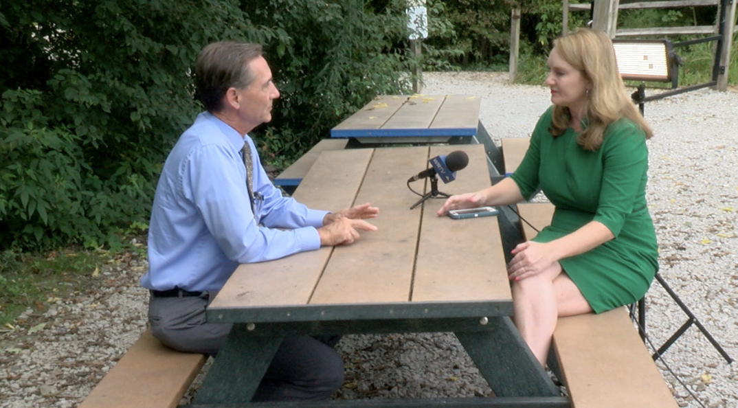 muncie mayor and wrtv.png