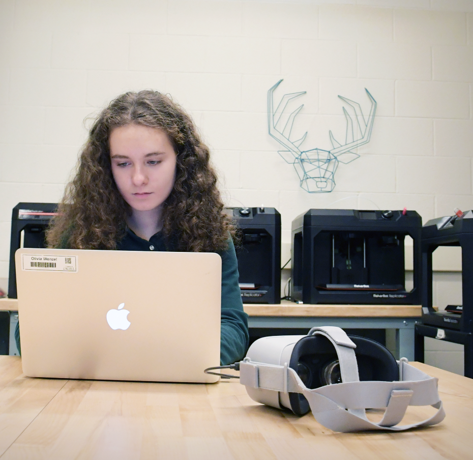 Olivia Wenzel at computer