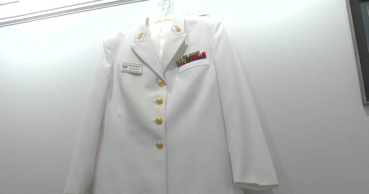 Retired Navy Senior Chief donates uniform to St. Landry Parish Veterans Memorial Retired Navy Senior Chief donates uniform to St. Landry Parish Veterans Memorial