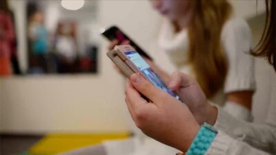 CELL PHONE1.jpg
