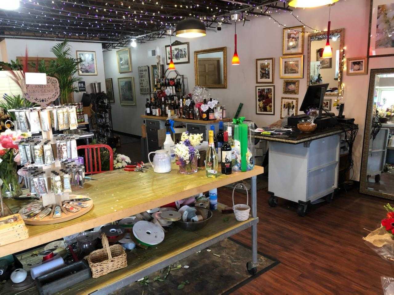 Mari’s Flower Shop