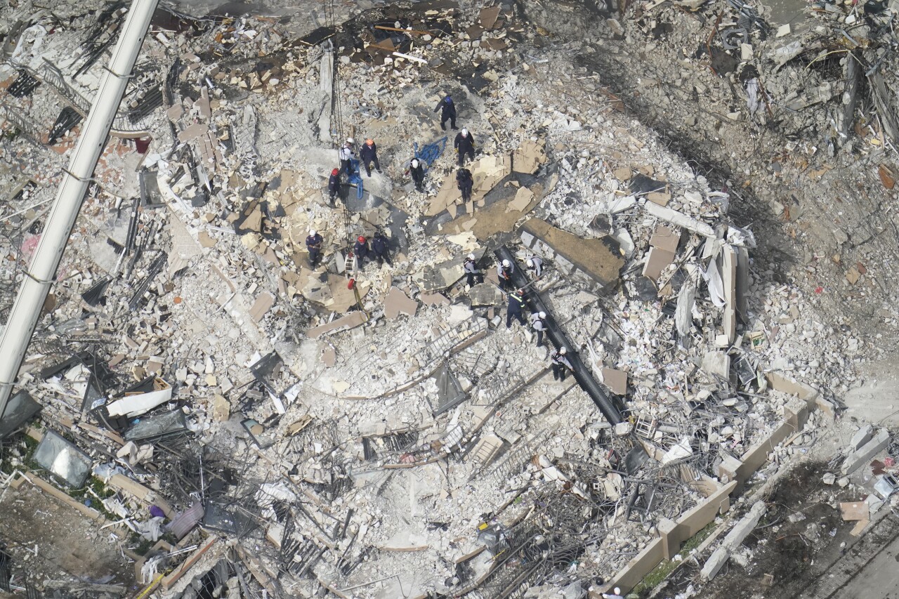 bird's eye view of workers at Champlain Towers South collapse site, June 26, 2021