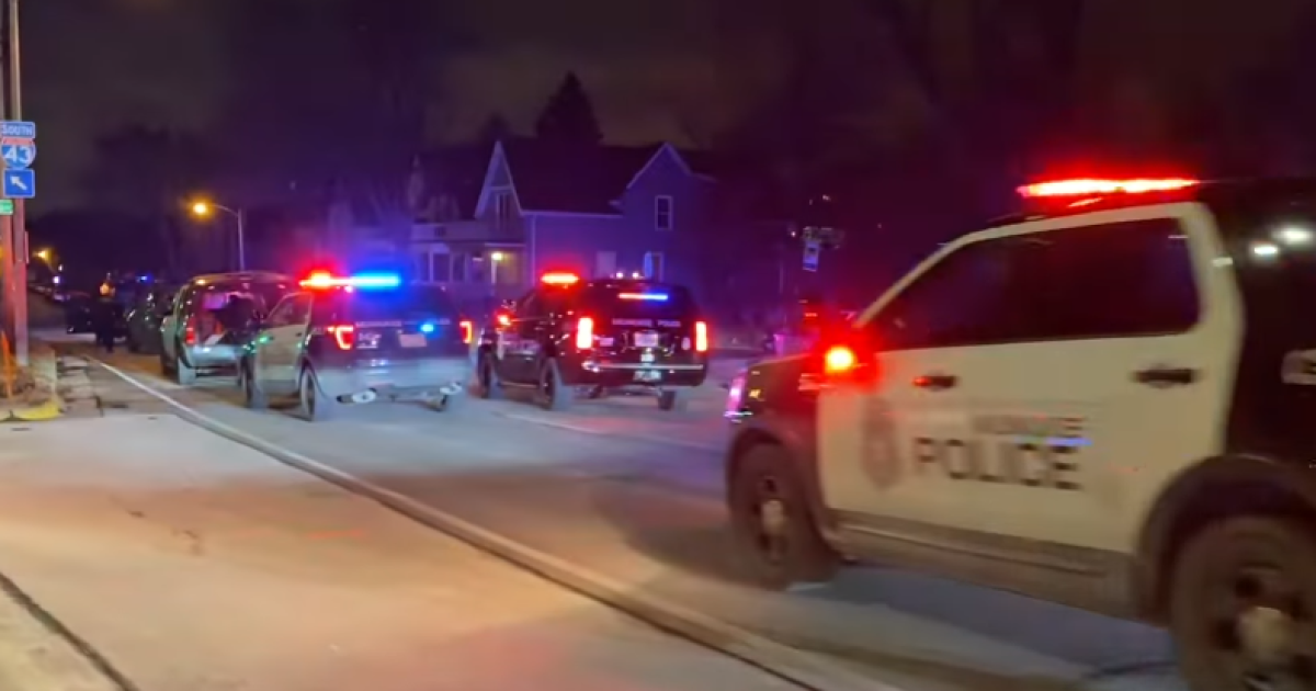 2 teens arrested after leading police on chase in stolen