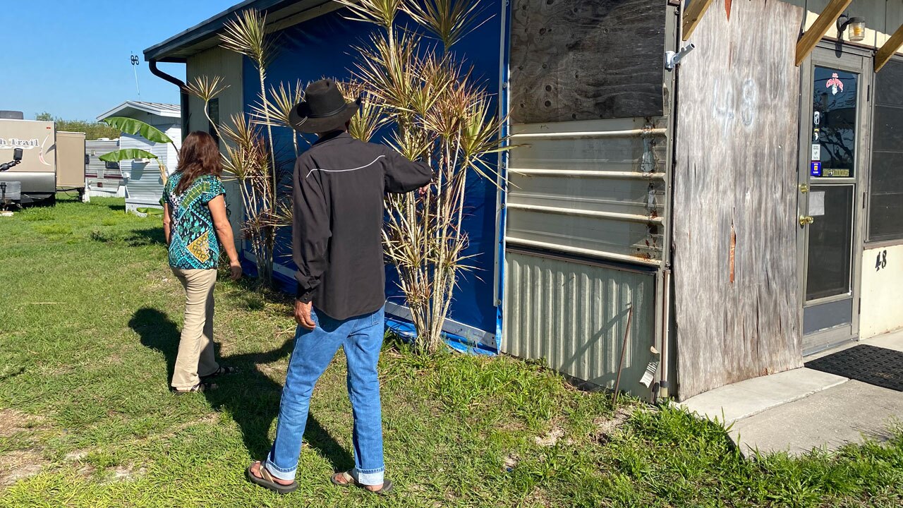 Okeechobee woman helps neighbor save hurricane-damaged home