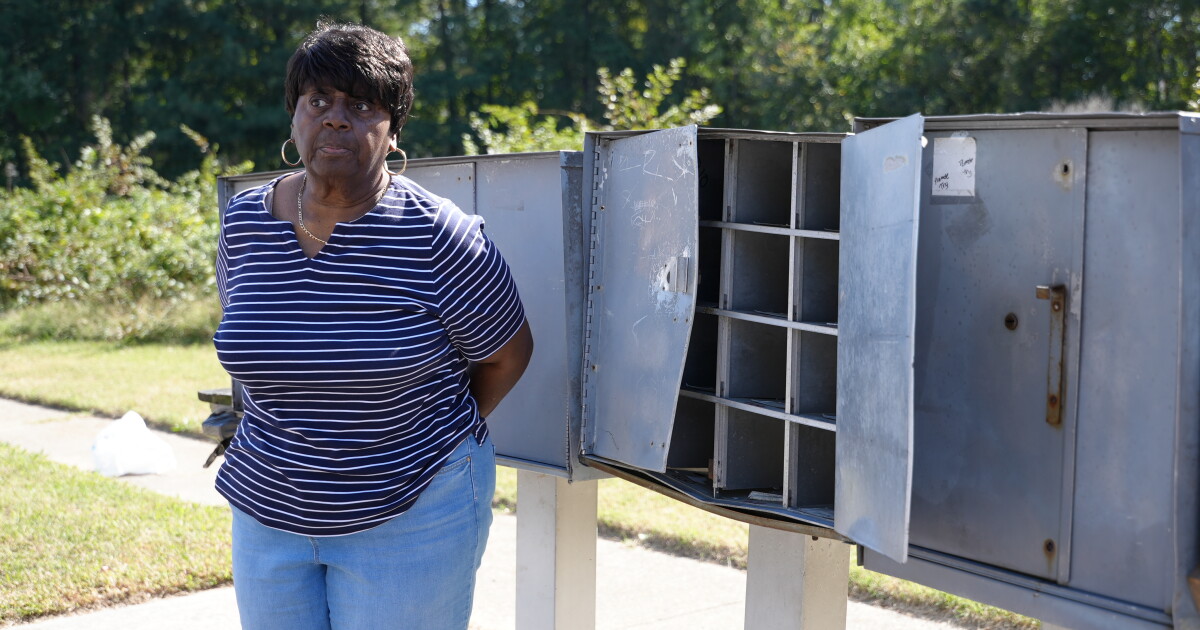 Chesapeake senior says broken mailbox has left neighbors without mail delivery for nearly two months