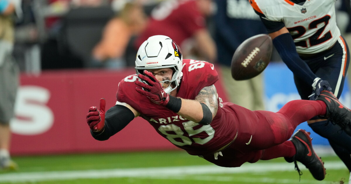 Cardinals' home losing streak reaches 10 straight games with loss to Broncos