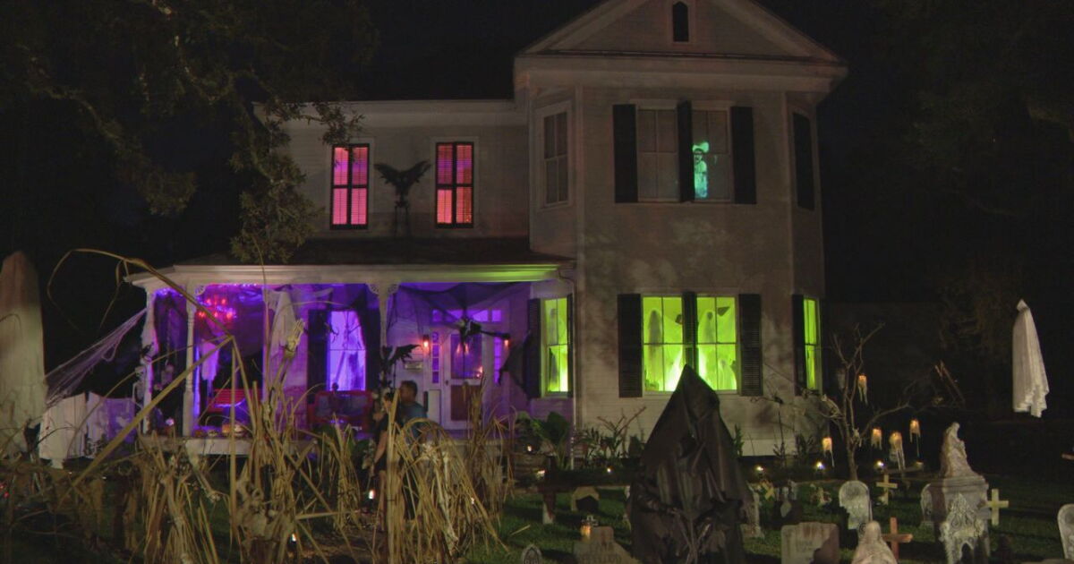 List: Halloween decorations around Acadiana - Vimarsana News
