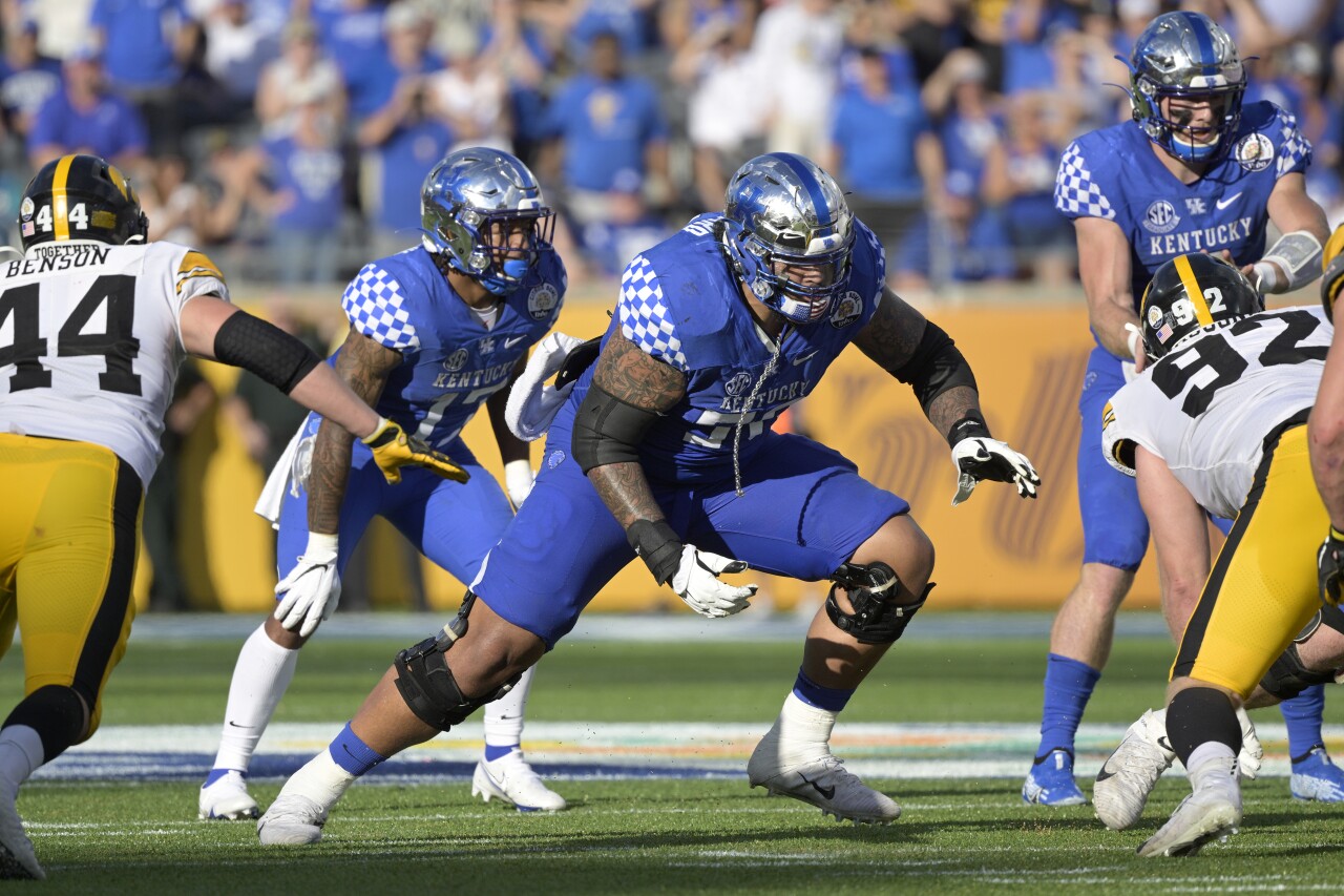 Kentucky Wildcats offensive tackle Darian Kinnard in 2022 Citrus Bowl vs. Iowa Hawkeyes
